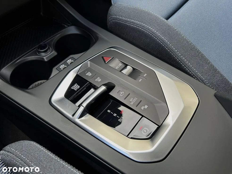 BMW Seria 1 120 mHEV - 28