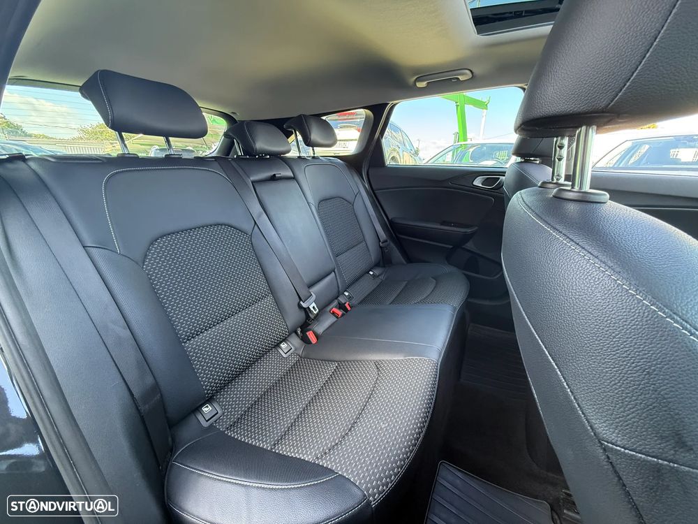 Kia Ceed SW 1.4 T-GDI DCT OPF Platinum Edition - 22