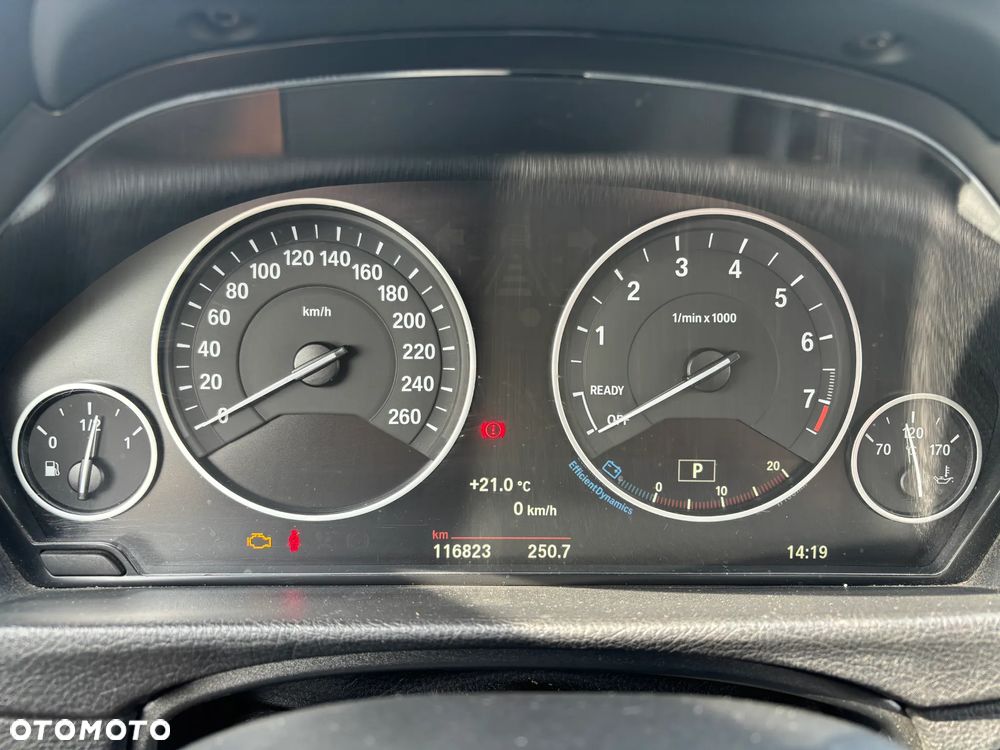 BMW Seria 3 320i - 12