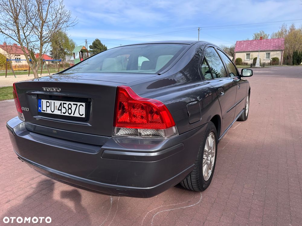 Volvo S60 2.4D Momentum - 8