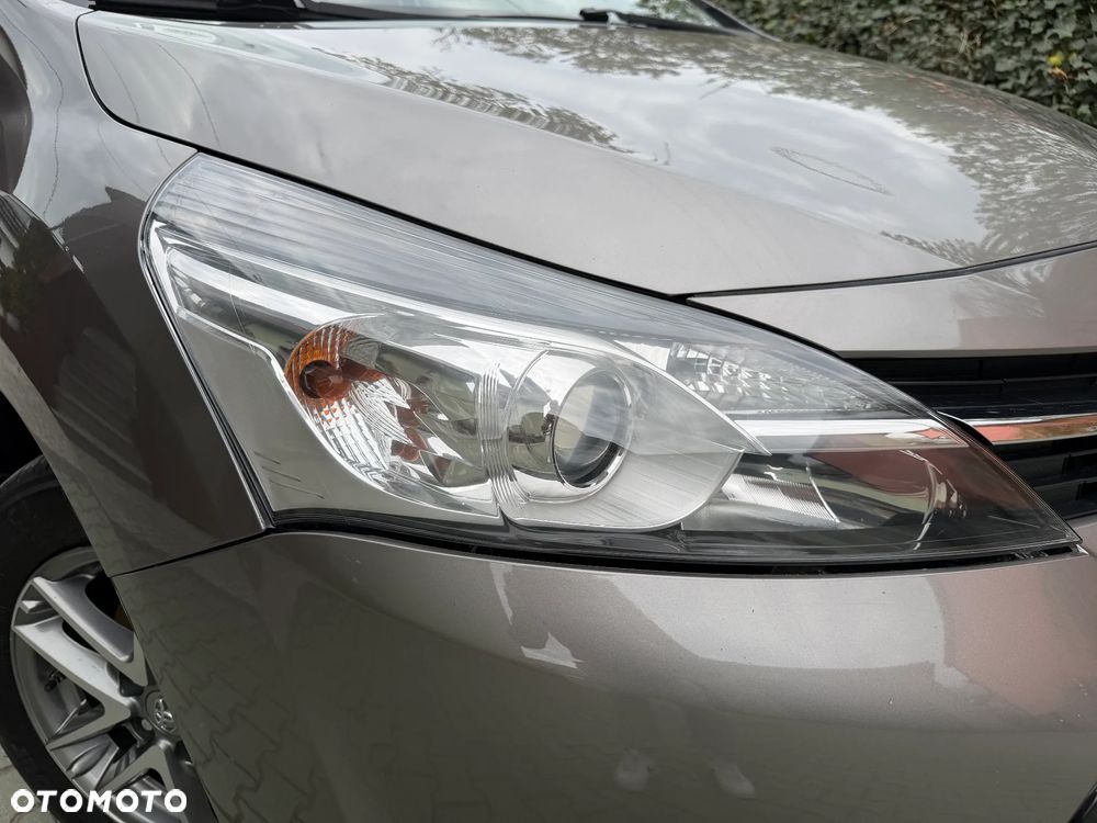 Toyota Verso 1.8 Premium 7os - 28