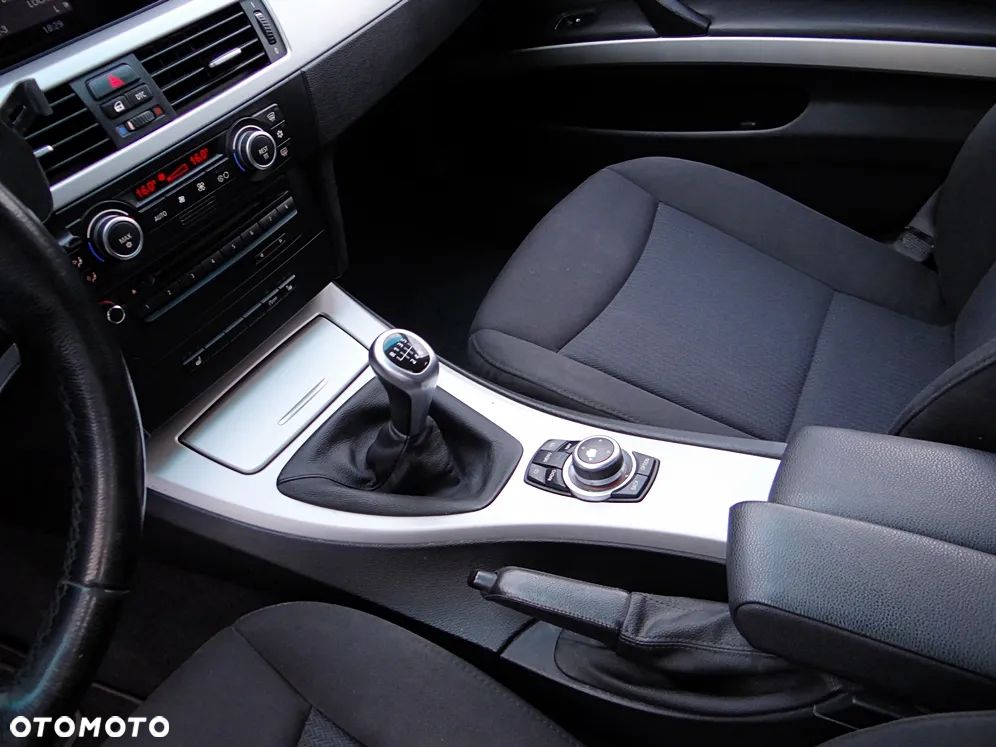 BMW Seria 3 318d DPF Edition Lifestyle - 35
