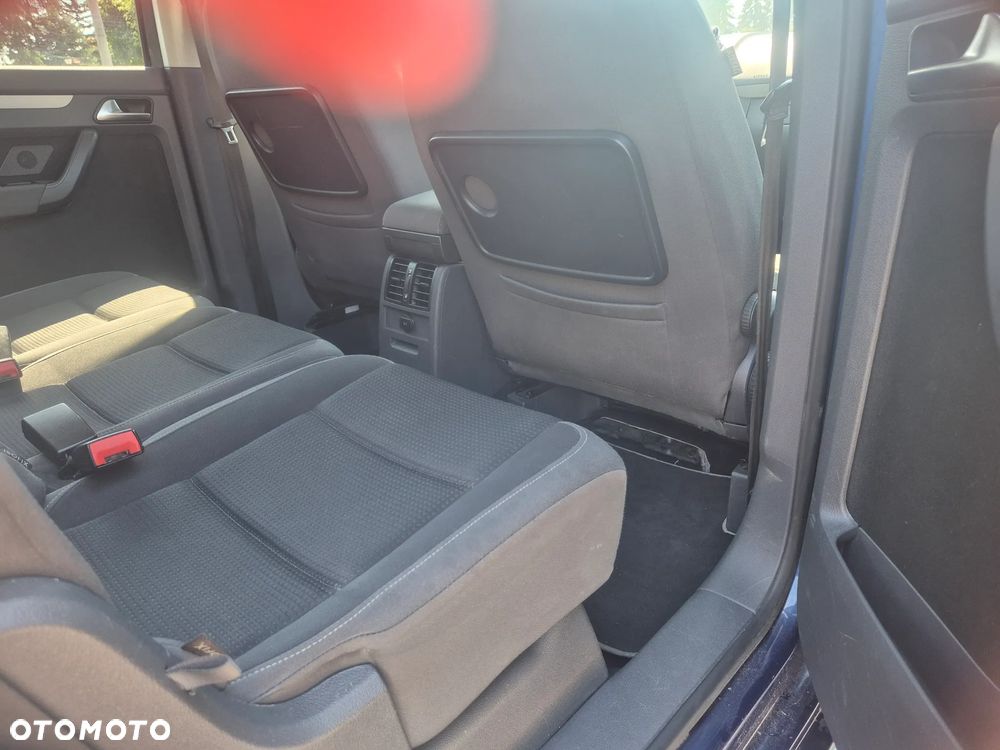 Volkswagen Touran 1.9 TDI Highline DSG - 10
