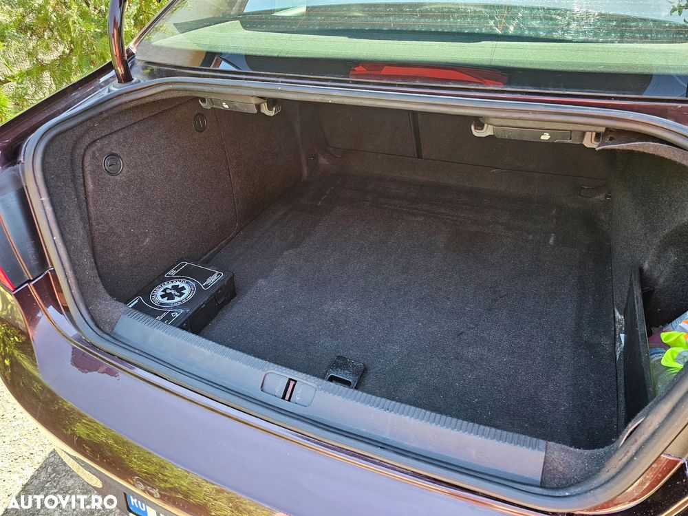 Volkswagen Passat - 21