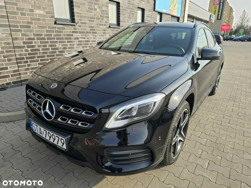 Mercedes-Benz GLA 200 7G-DCT AMG Line - 10