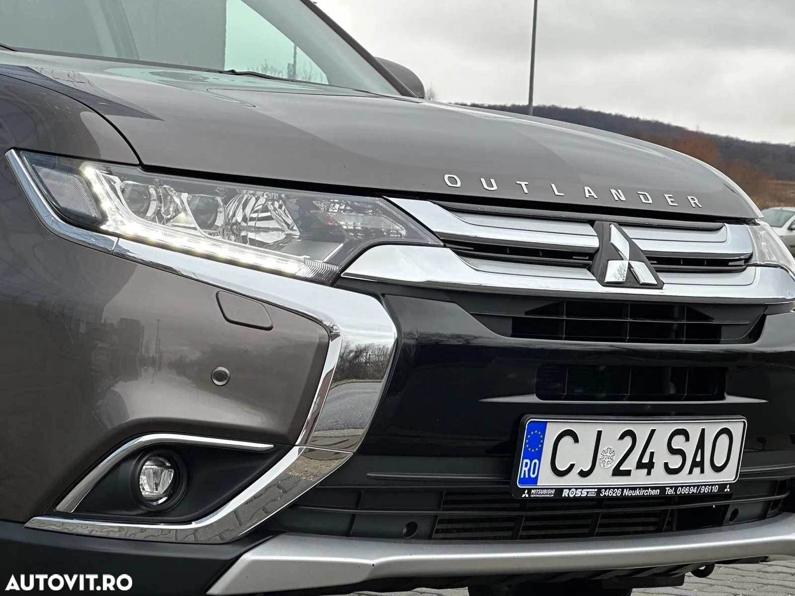 Mitsubishi Outlander 2.2 DI-D 4WD TC-SST Intense - 18