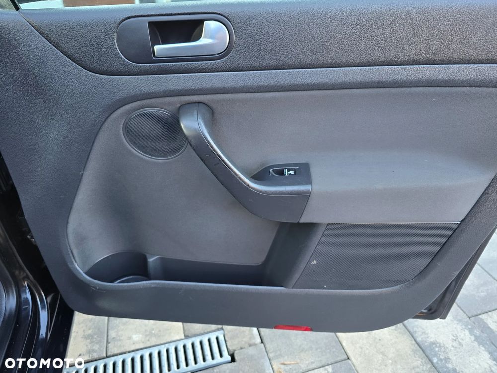Volkswagen Golf Plus - 17