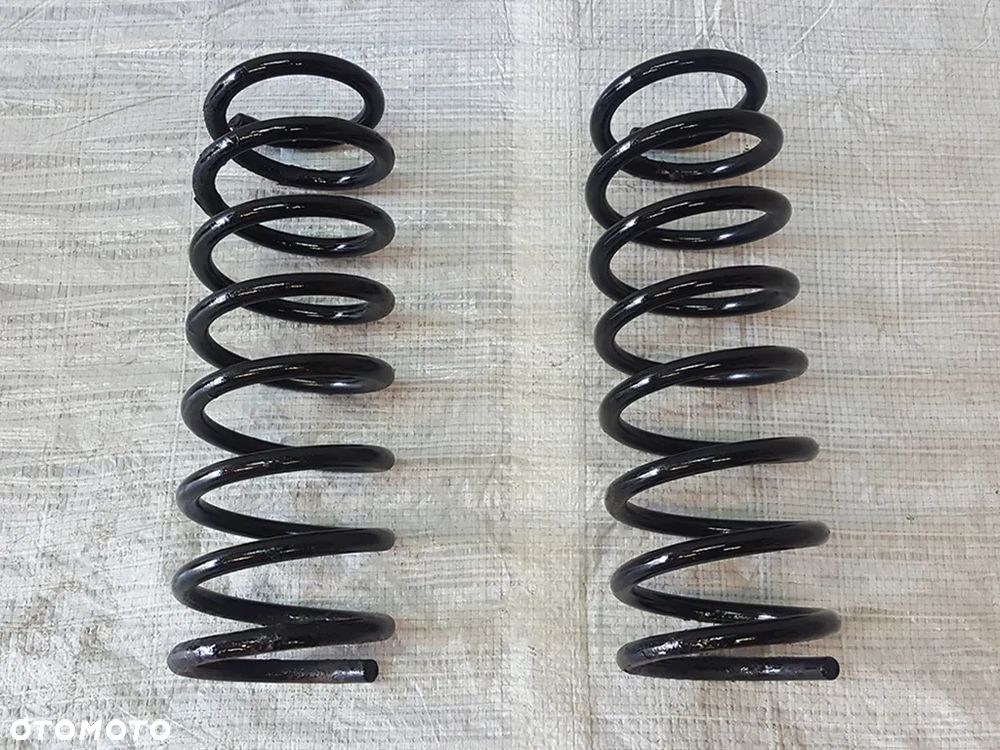 Sprężyny tylne (komplet) do Suzuki Vitara I