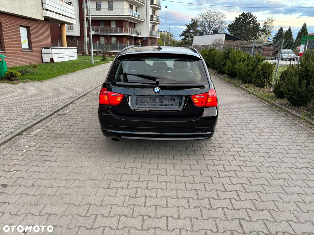 BMW Seria 3 318d - 5