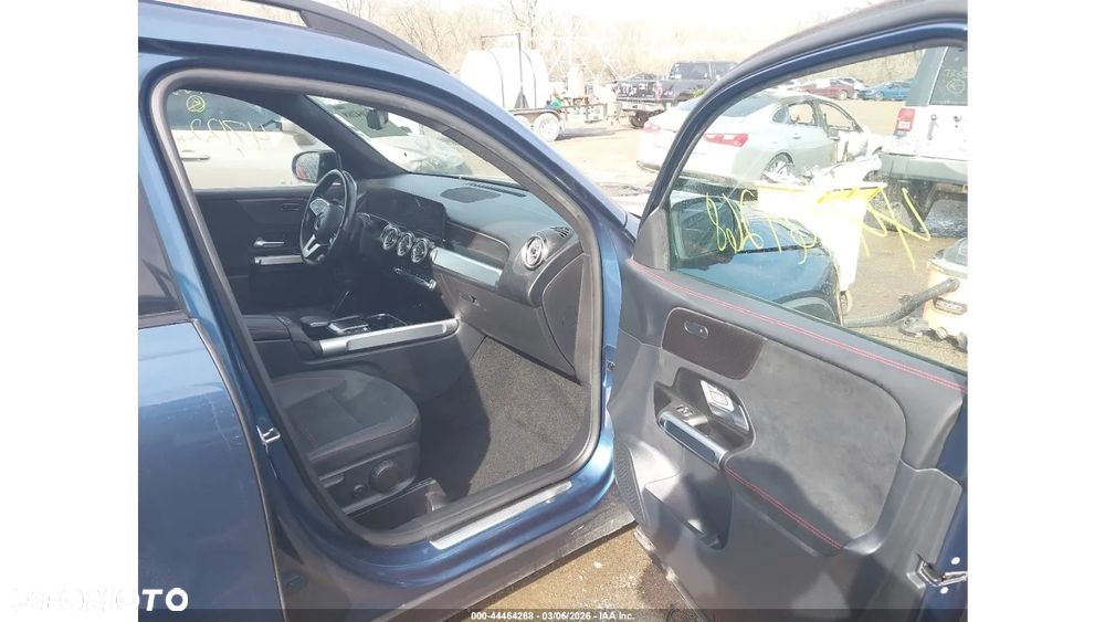 Mercedes-Benz GLB 250 8G-DCT AMG Line - 10