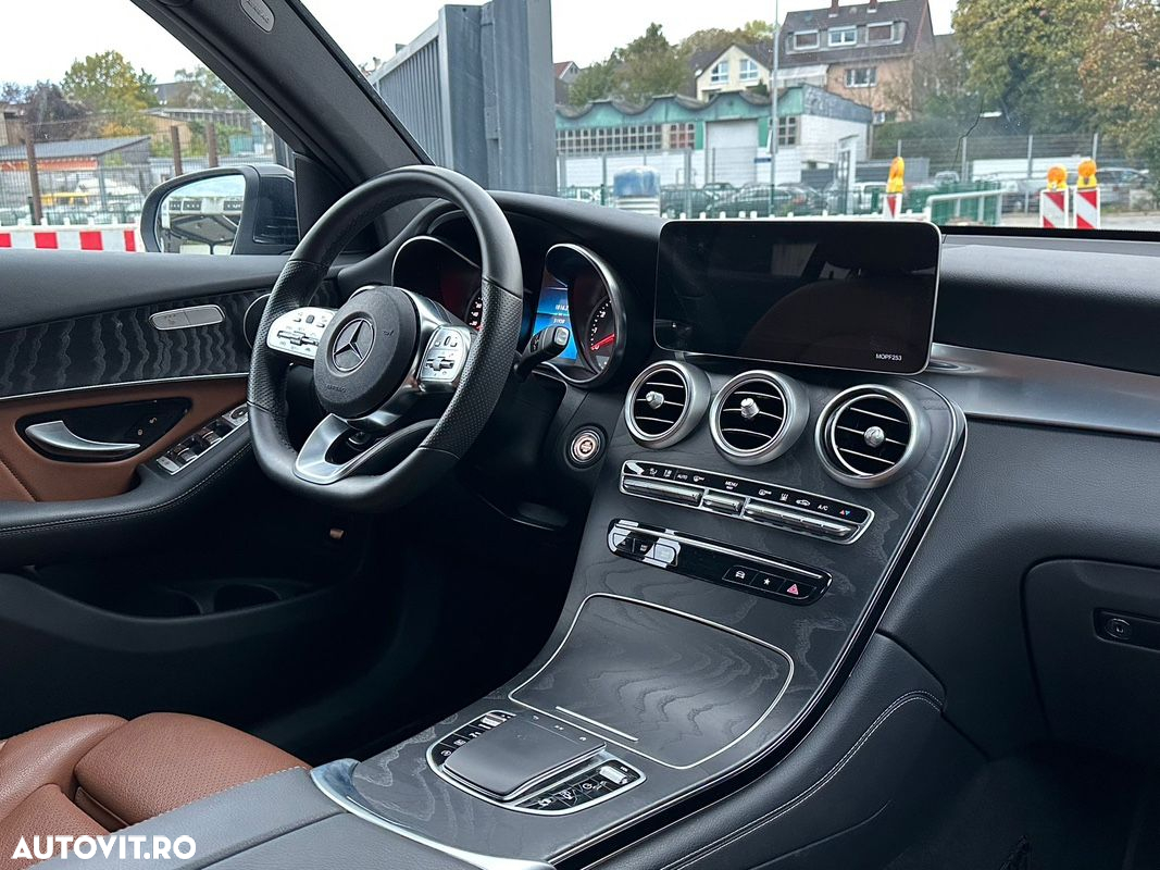 Mercedes-Benz GLC 300 4MATIC - 4