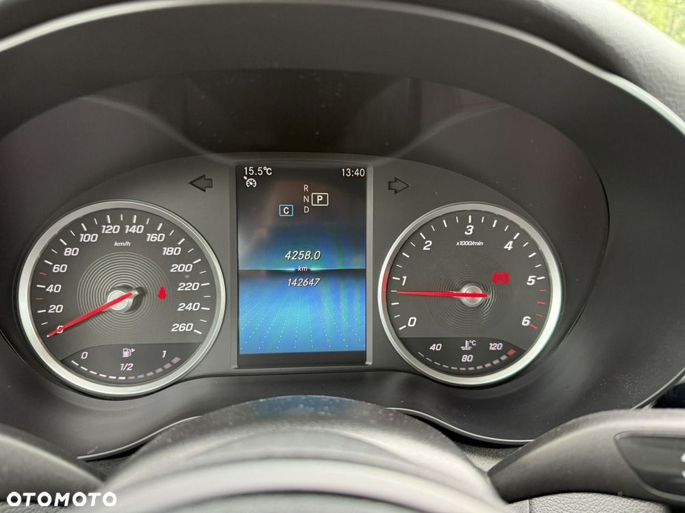 Mercedes-Benz Klasa C 220 d 9G-TRONIC - 24