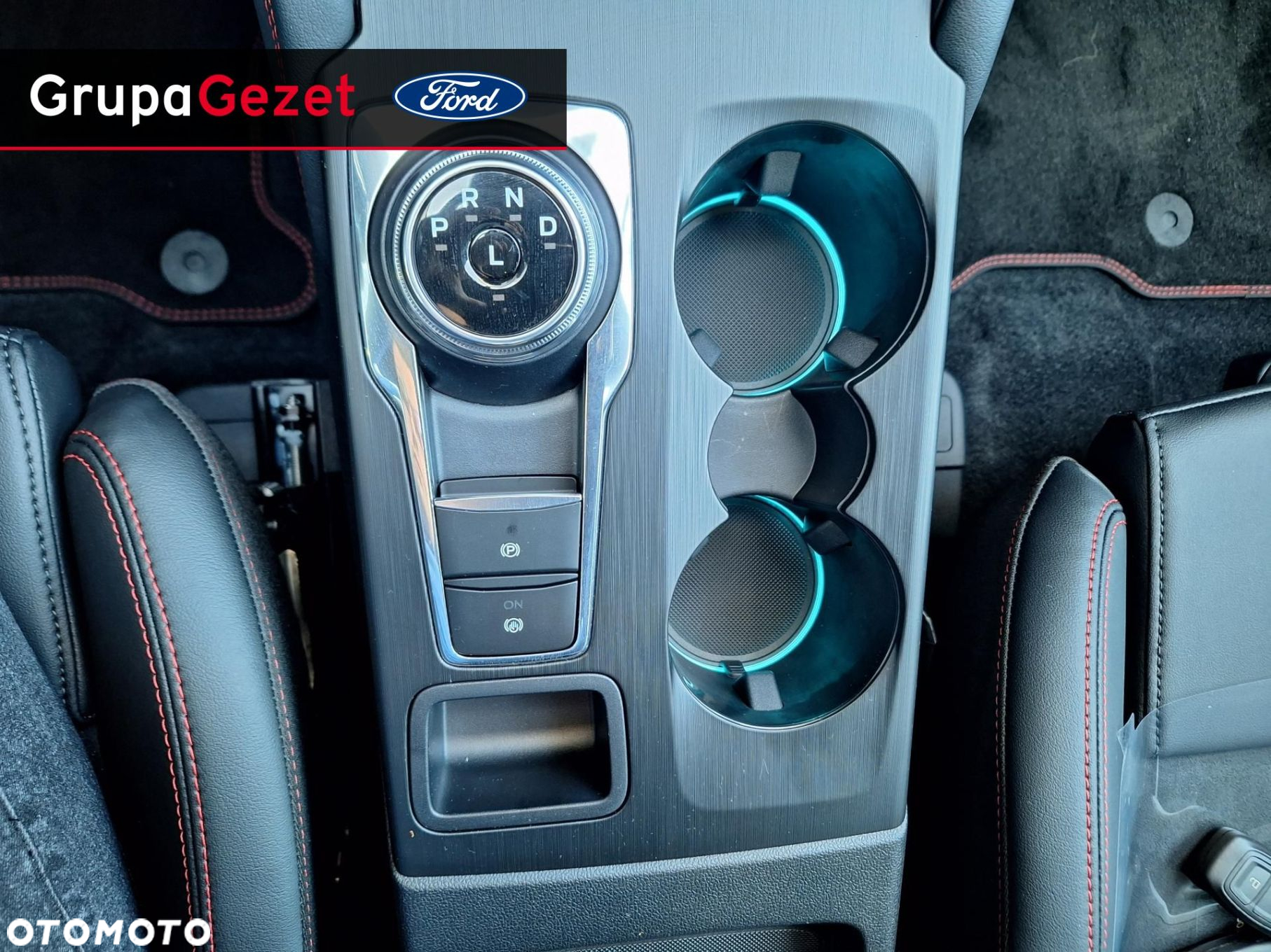 Ford Kuga - 10