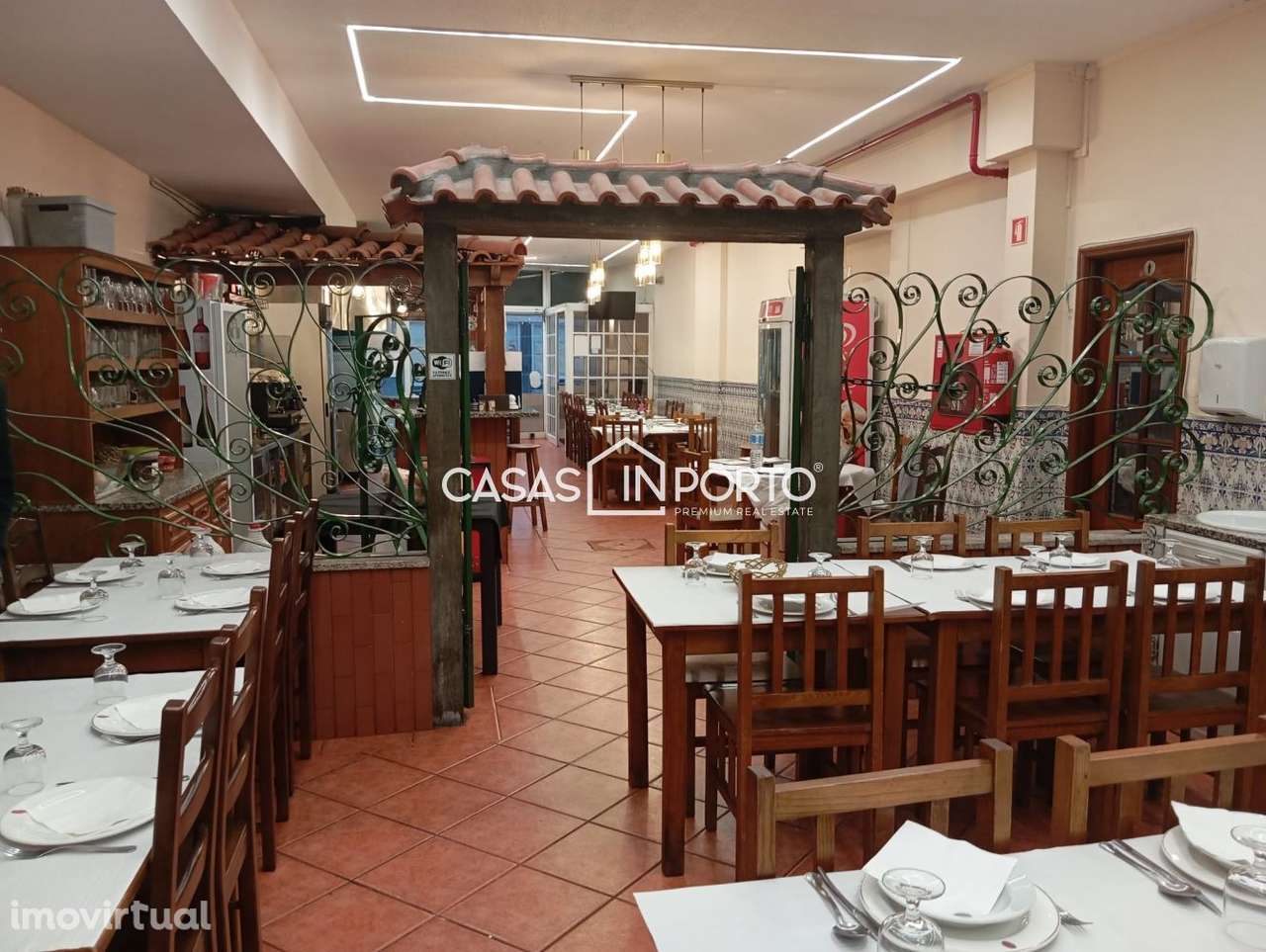 Arrendamento com trespasse - Restauração na Rua de Santa Catarina - Grande imagem: 2/34