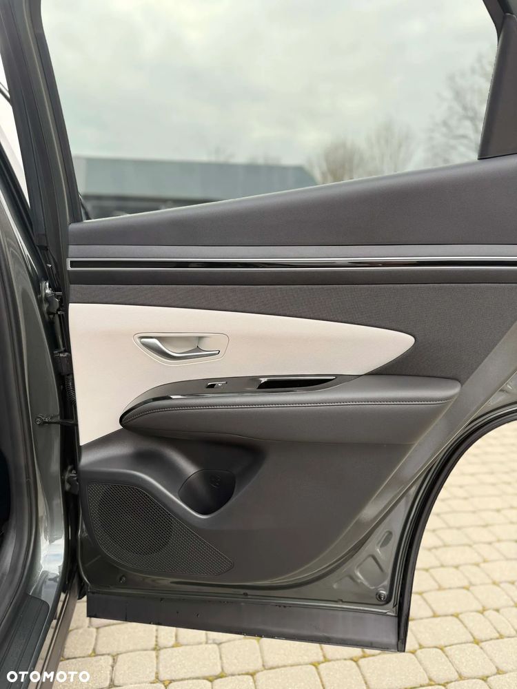 Hyundai Tucson 1.6 T-GDi HEV Smart 4WD - 23