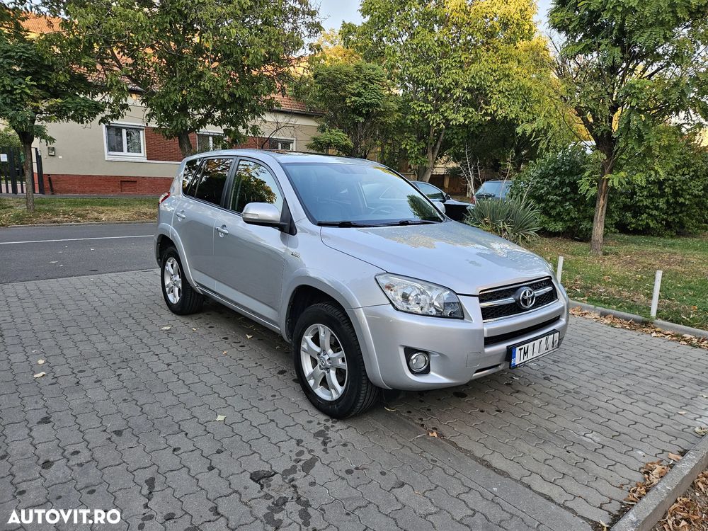 Toyota RAV4 2.2 D-CAT AWD Luxury - 2