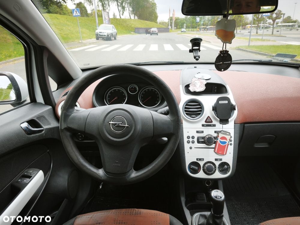 Opel Corsa - 8