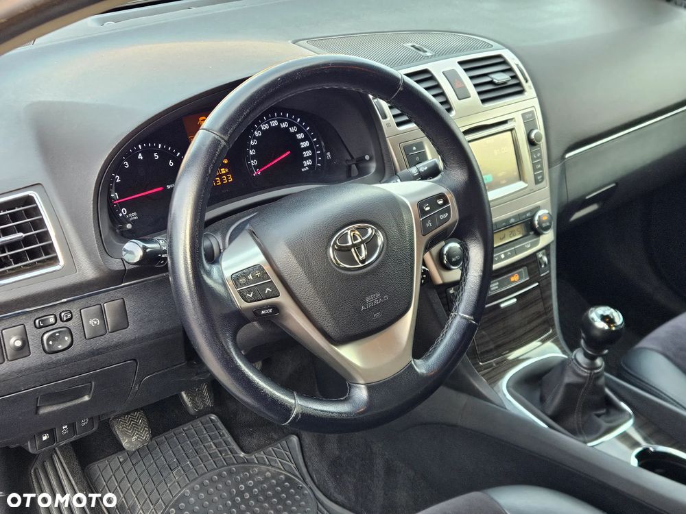 Toyota Avensis 1.8 Premium - 13