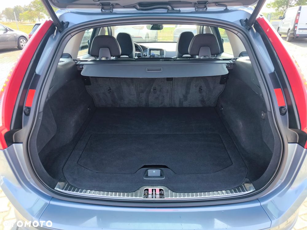 Volvo XC 60 D4 Momentum Pro - 15