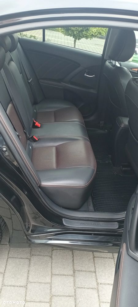 Toyota Avensis 1.8 Premium - 4