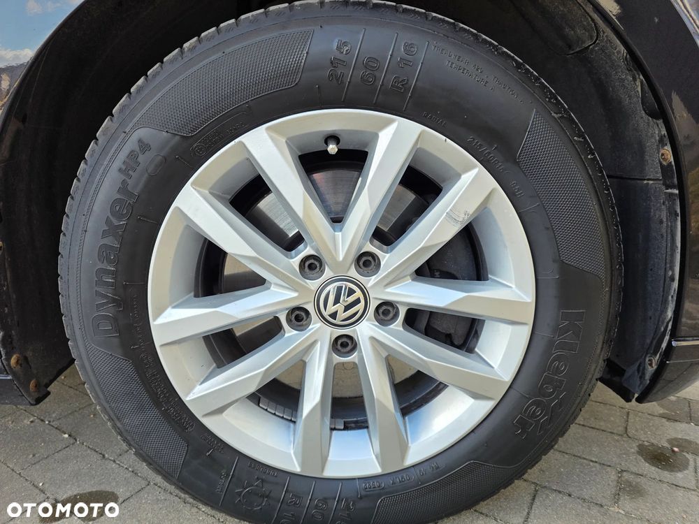 Volkswagen Passat - 28