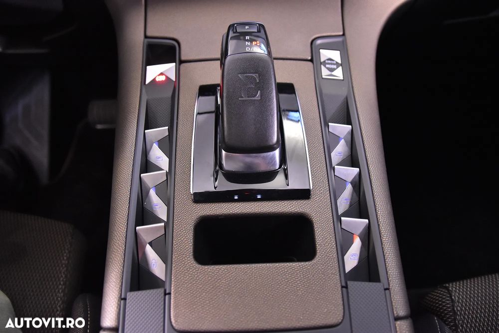 DS Automobiles DS 7 Crossback - 16