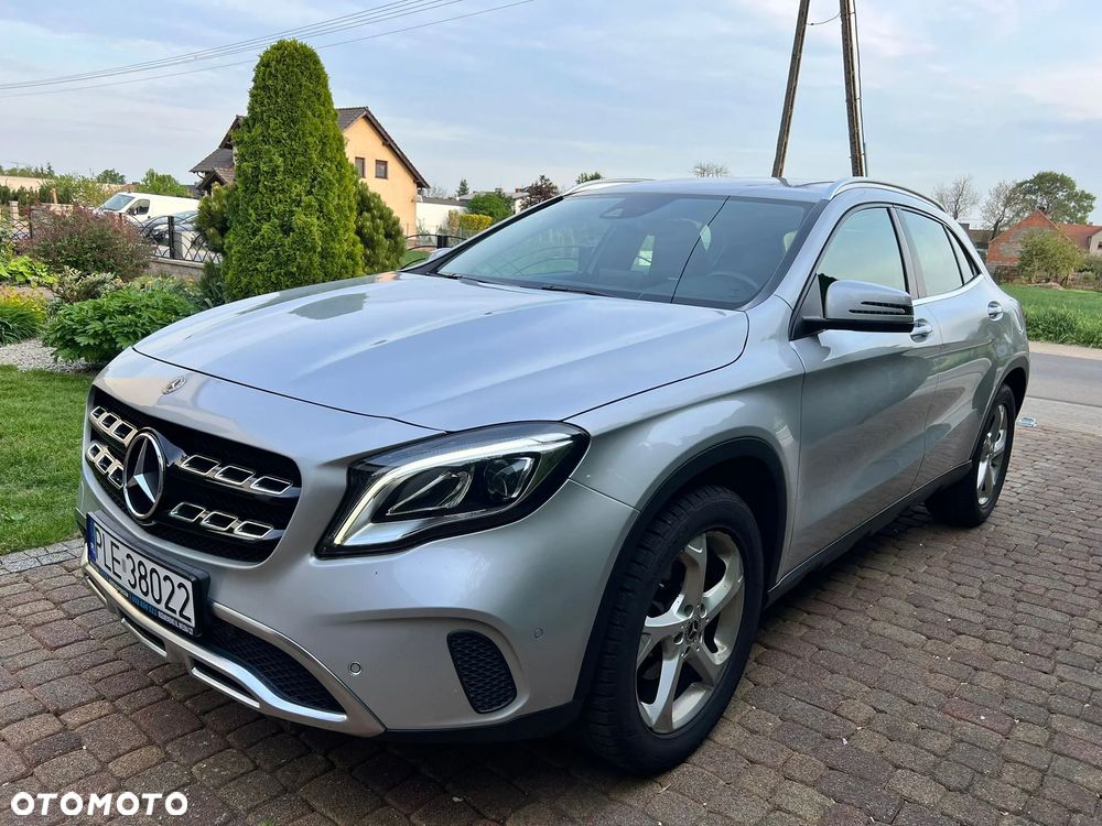 Mercedes-Benz GLA 200 d 7G-DCT AMG Line - 2