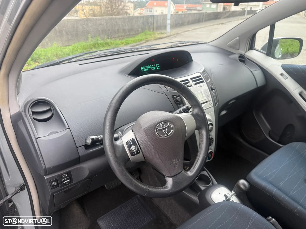 Toyota Yaris 1.3 Auto Sol - 9