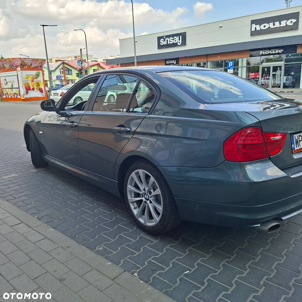 BMW Seria 3 320i - 15