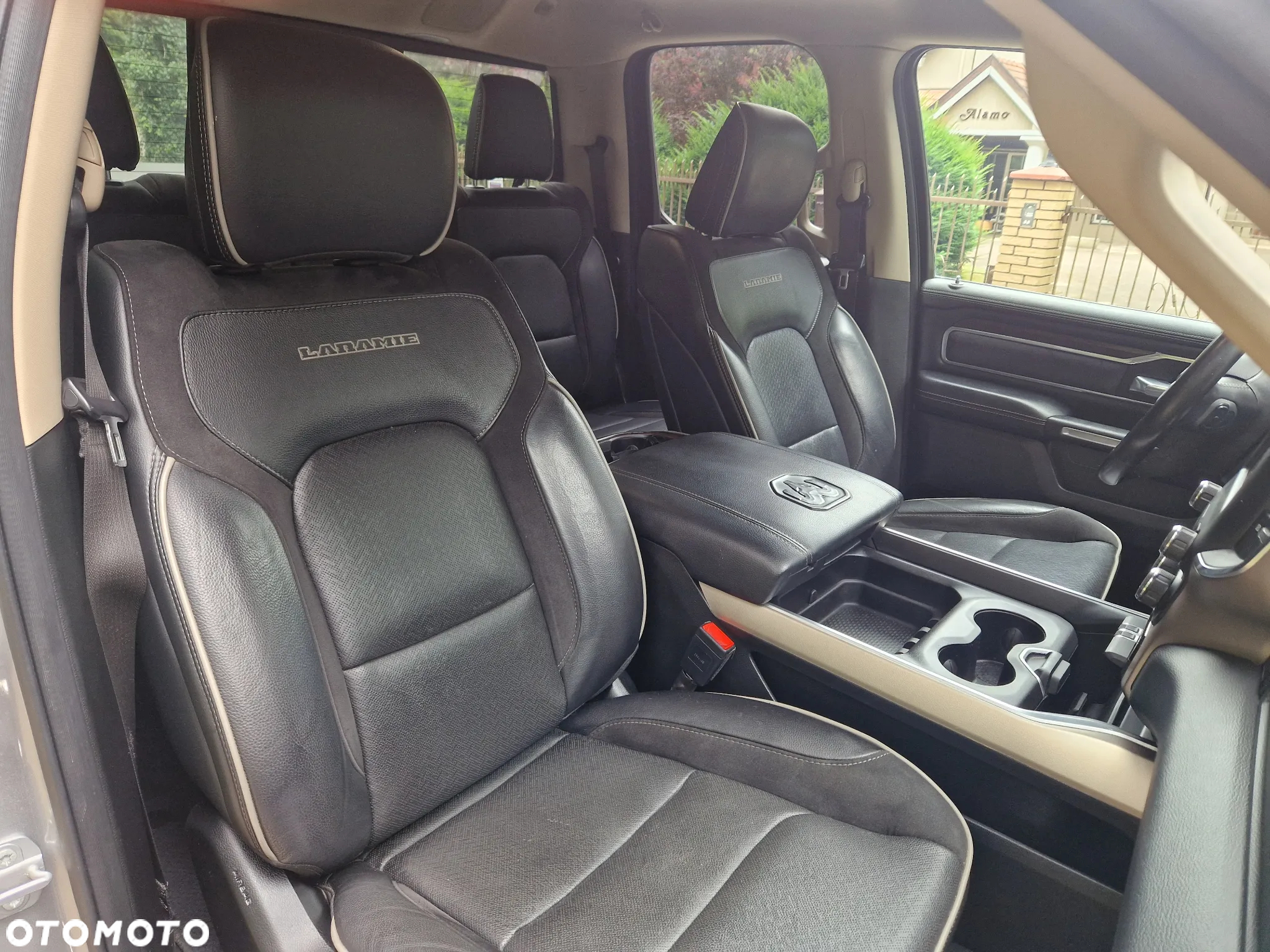 RAM 1500 Quad Cab Longbed Laramie - 11