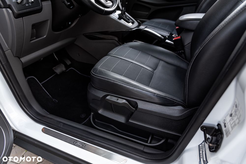 Ford Kuga 2.0 TDCi 4x4 Titanium - 20