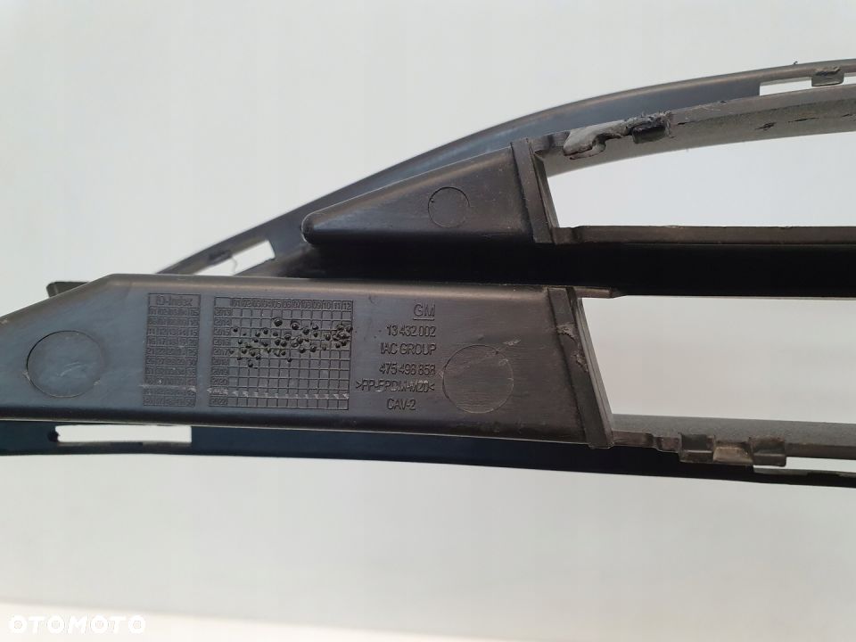 KRATKA ZDERZAKA ŚRODKOWA OPEL CORSA E ORYGINAŁ - 4