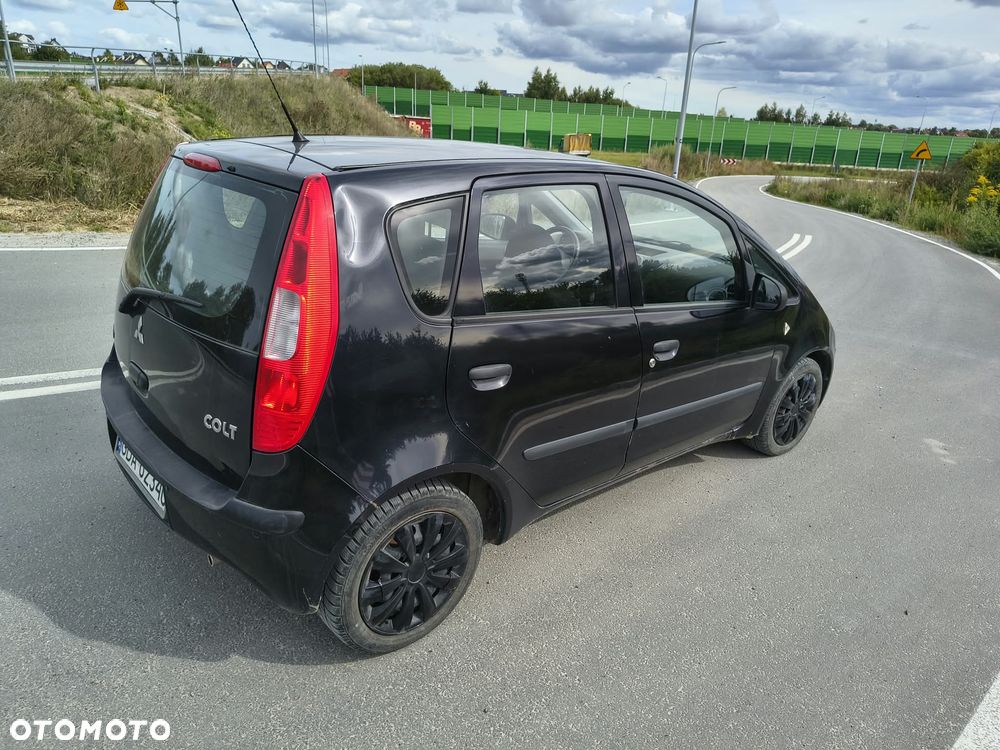 Mitsubishi Colt - 9
