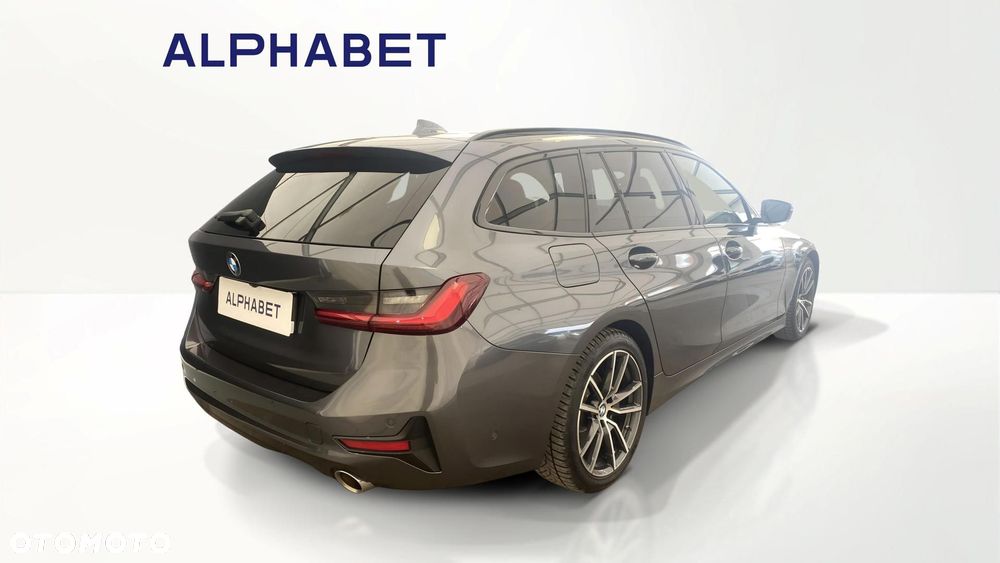 BMW Seria 3 318i - 5