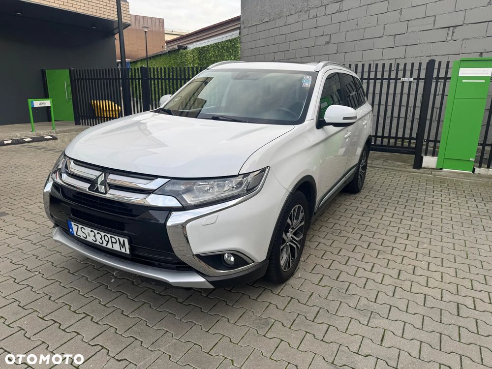 Mitsubishi Outlander 2.0 Instyle Navi 4WD CVT - 3
