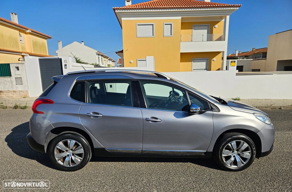 Peugeot 2008 1.2 PureTech Allure - 22