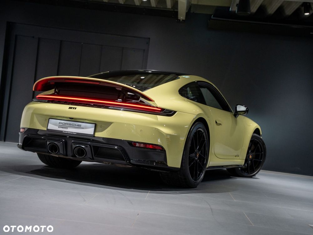 Porsche 911 Carrera T-Hybrid 4 GTS - 16