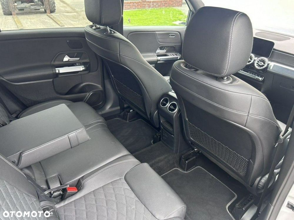Mercedes-Benz GLB - 13