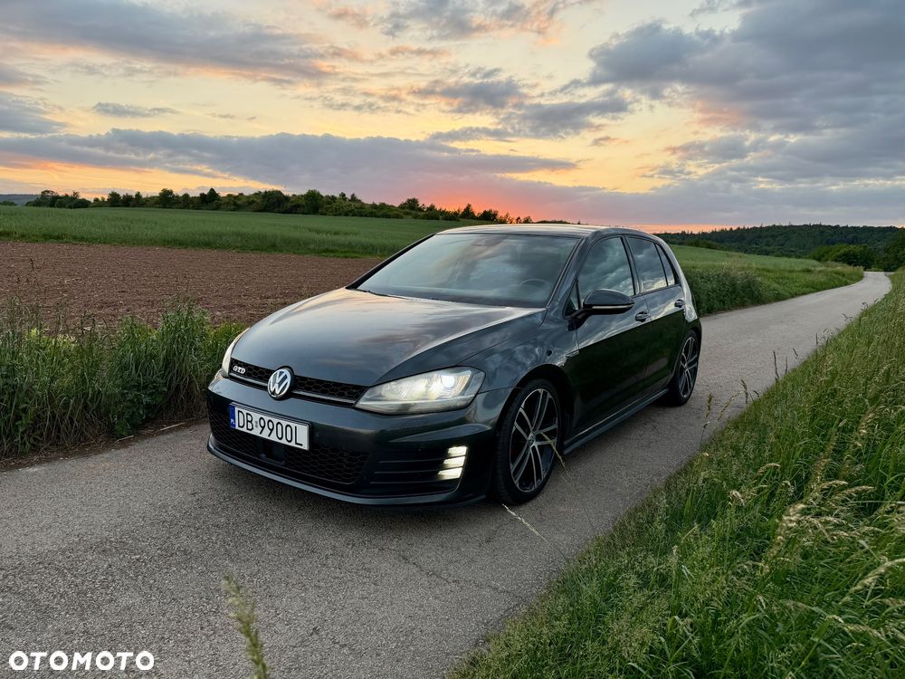 Volkswagen Golf 2.0 TDI BMT GTD DSG - 2