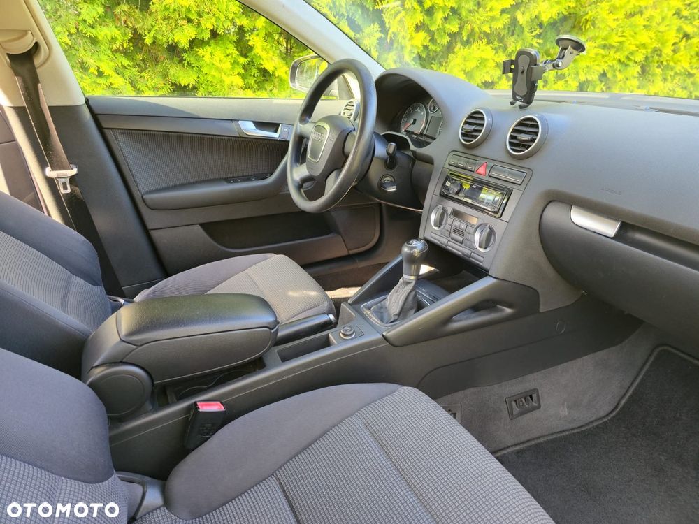 Audi A3 Sportback 2.0 TDI Ambiente - 6