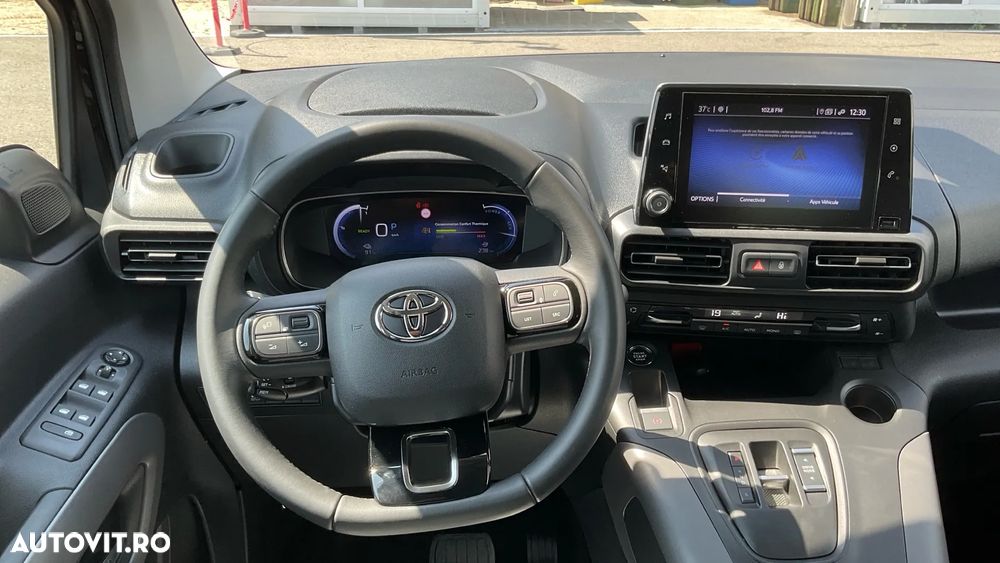 Toyota Proace 136 CP 50 kWh L2 6+1 Family+ - 10