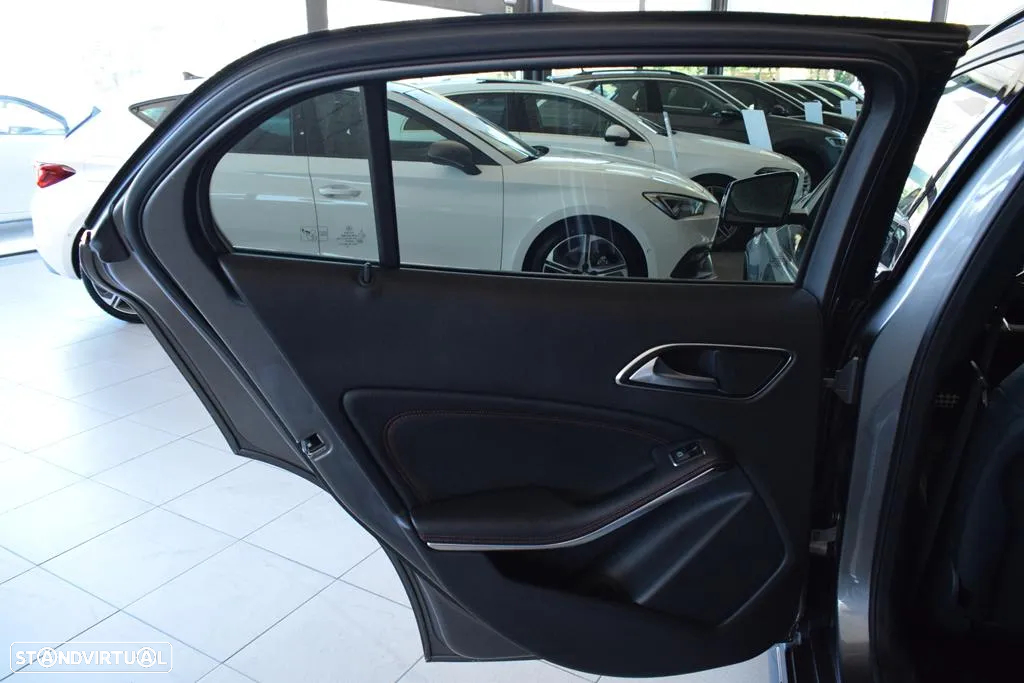Mercedes-Benz GLA 220 d AMG Line - 39