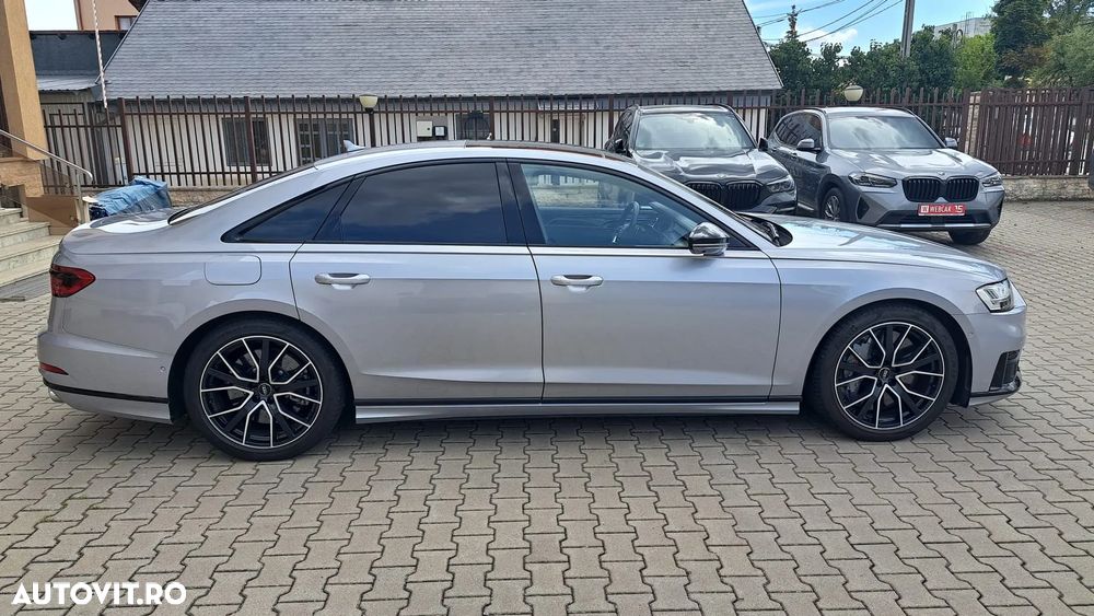 Audi S8 - 3