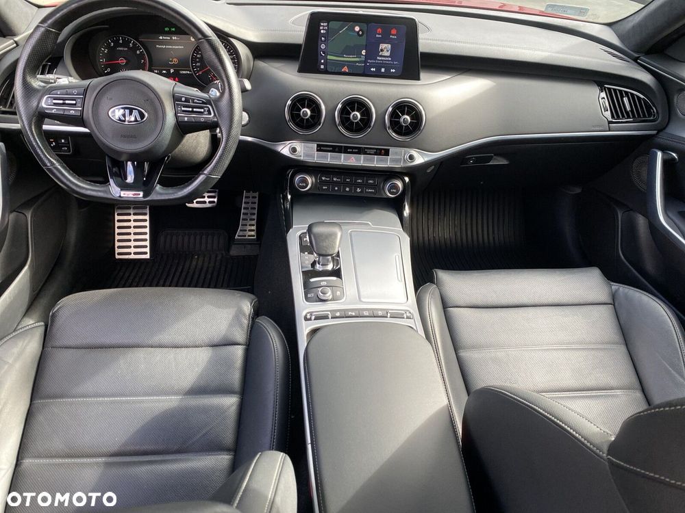 Kia Stinger - 12