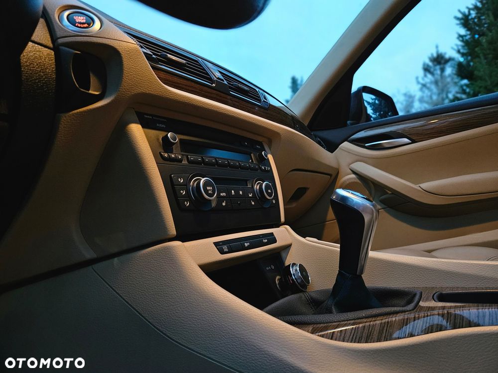 BMW X1 sDrive16d xLine - 16