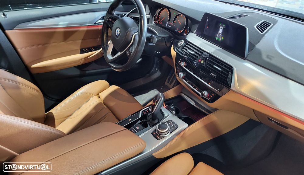 BMW 520 d Pack Desportivo M Auto - 11