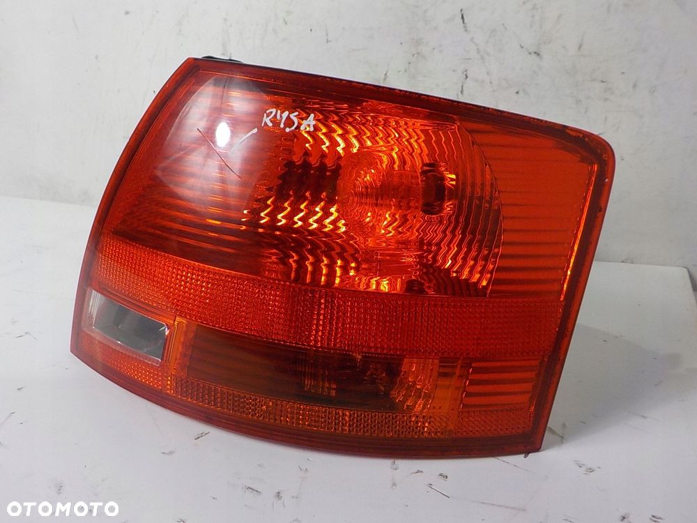 AUDI A4 B7 KOMBI LAMPA PRAWA TYŁ TYLNA - 2