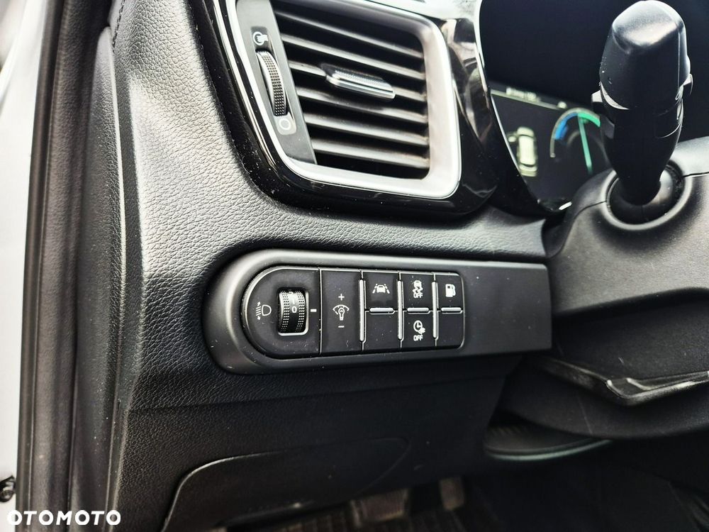 Kia Ceed - 24