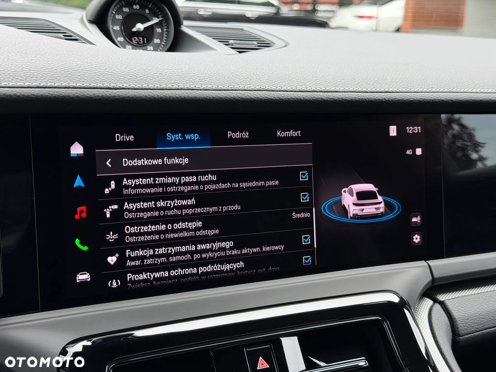 Porsche Panamera 4 - 30
