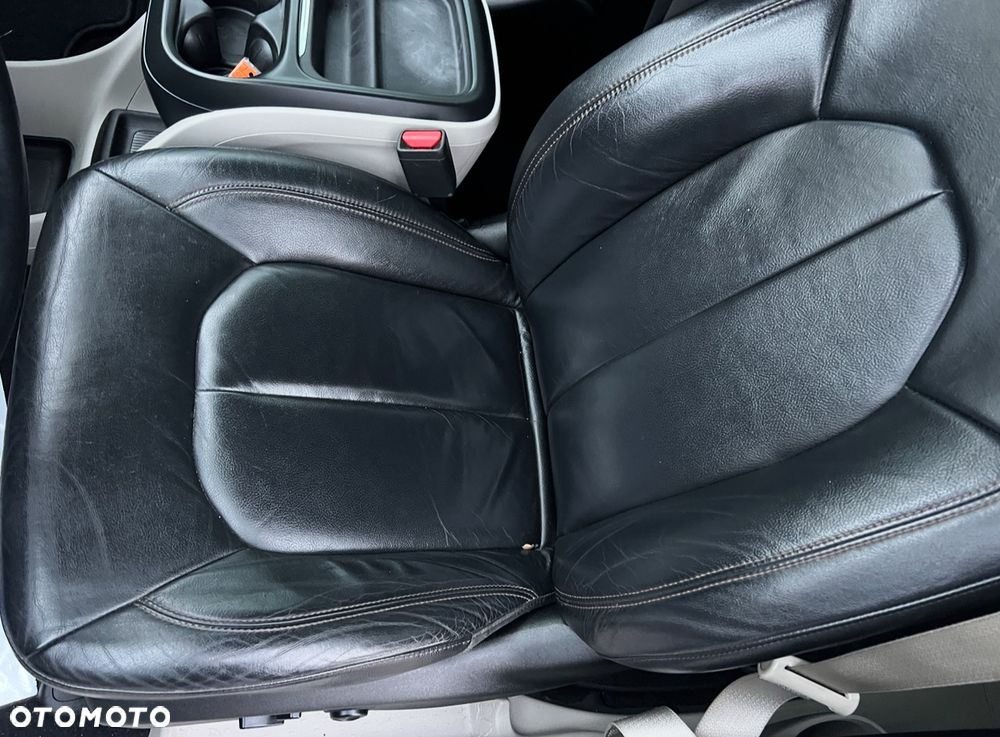 Chrysler Pacifica - 17